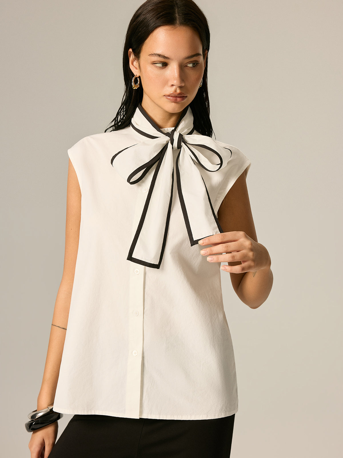 Contrast Trim Bow Tie Sleeveless Blouse