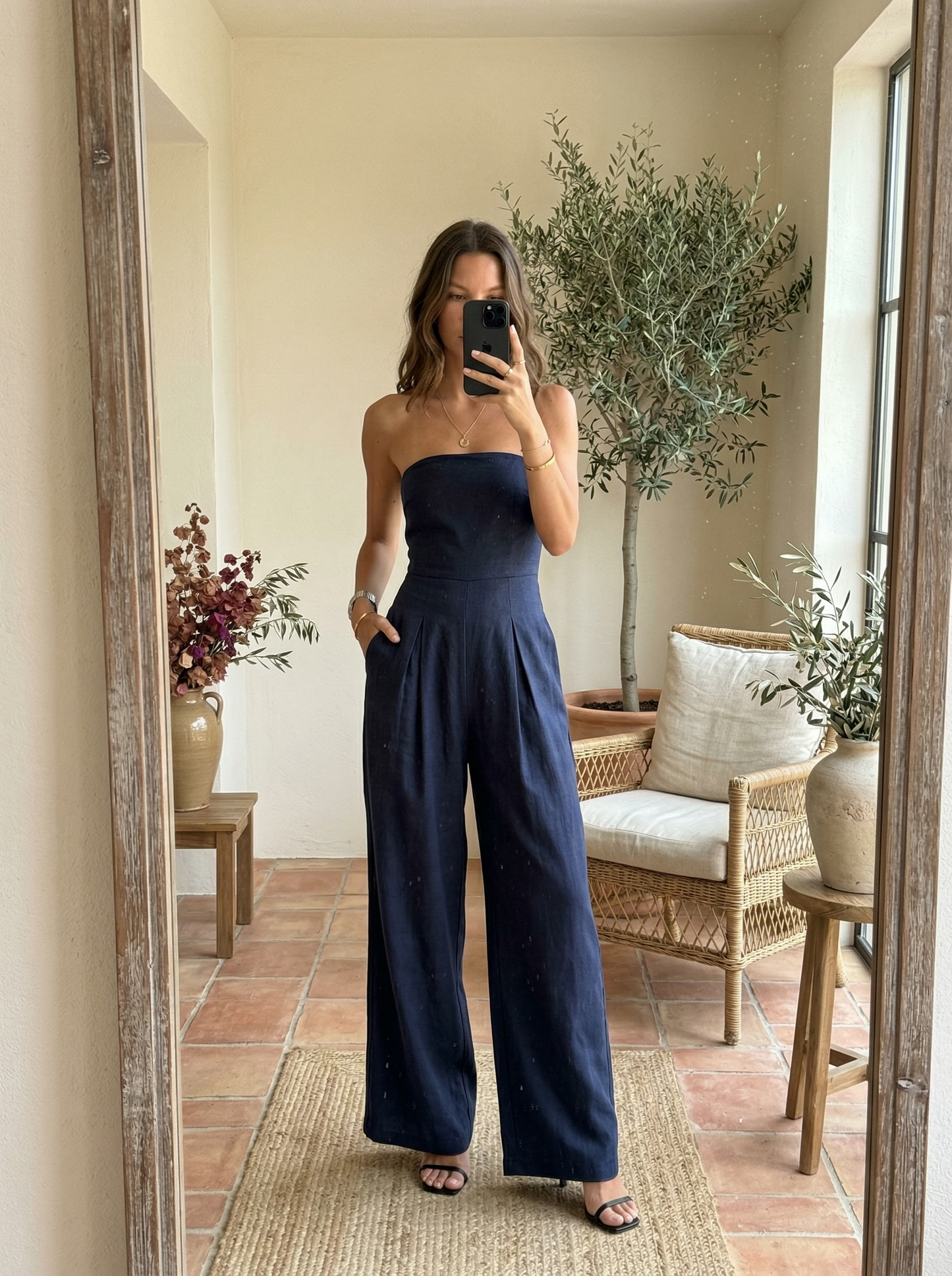 Aini | Vestido sin tirantes de pierna ancha