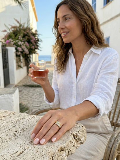 Anillo elegante con piedras preciosas