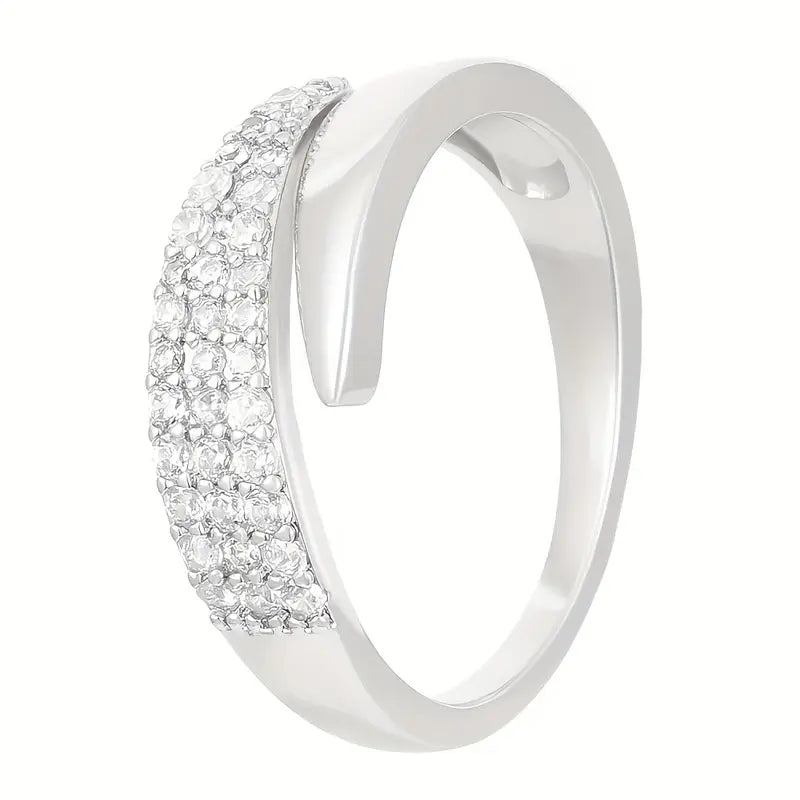 Anillo elegante con piedras preciosas