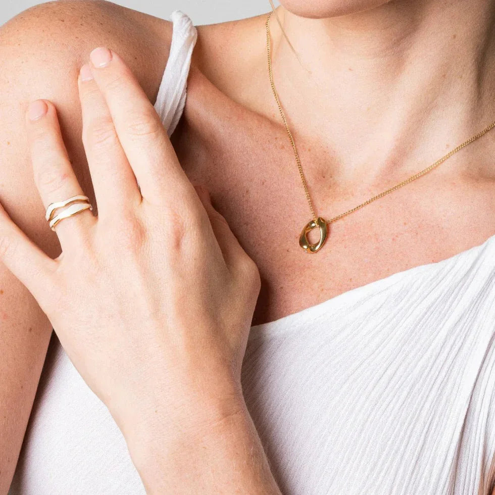 Marea | Anillo ajustable bañado en oro de 18 quilates
